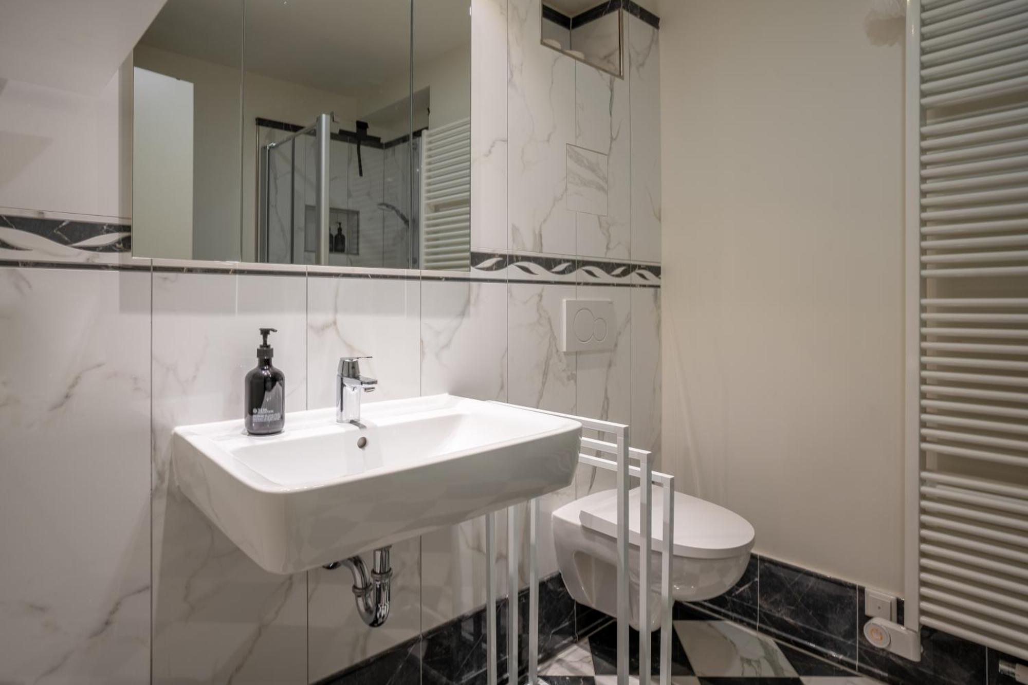 Cls Zentrale City-Wohnung In Hamburg Mit E-Laden Und Tiefgarage, Grosser Balkon, Blick Ueber Hamburg, Parkplatz, Cafe Im Haus, Bushaltestelle Direkt Gegenueber, Flex Check In Zewnętrze zdjęcie